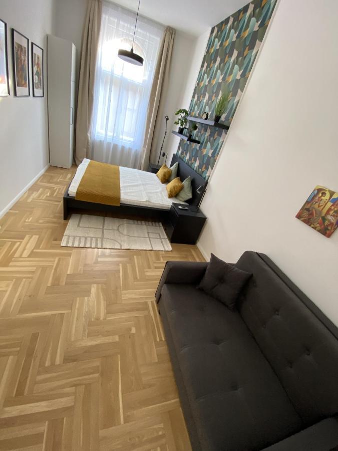 Birdie 3-Bdr Apartment Budapest Esterno foto
